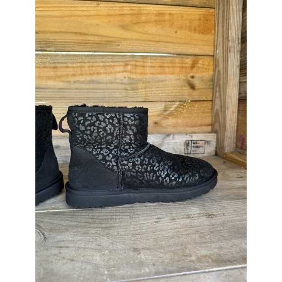 UGG Mini Snow leopard black leopard  Ankle boots size 8 - Picture 13 of 16